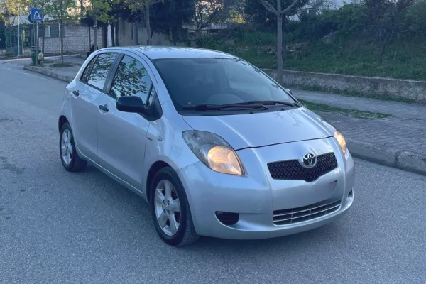 Makina ne shitje ne Tirane - 355,000 Leke