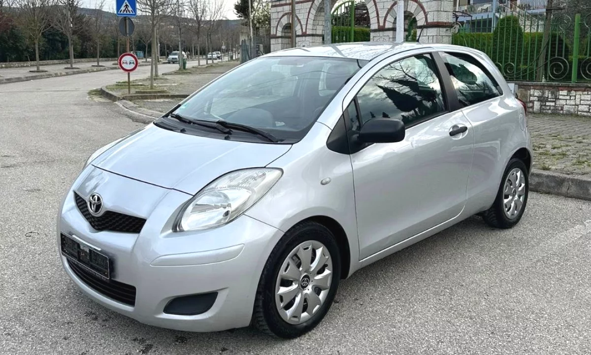 Makina ne shitje ne Vlore, Toyota, 2010 Diesel,Kambio Manual Pagesa 3,000  Euro.