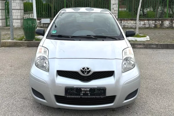 Makina ne shitje ne Vlore, Toyota, 2010 Diesel,Kambio Manual Pagesa 3,000  Euro.