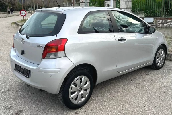 Makina ne shitje ne Vlore, Toyota, 2010 Diesel,Kambio Manual Pagesa 3,000  Euro.