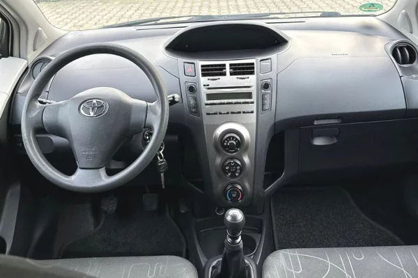 Makina ne shitje ne Vlore, Toyota, 2010 Diesel,Kambio Manual Pagesa 3,000  Euro.