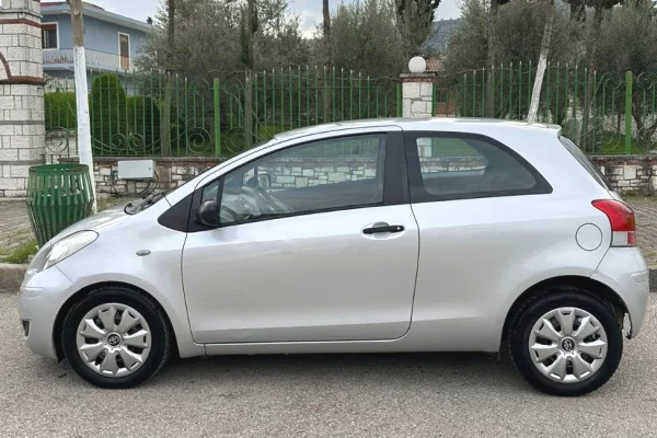 Makina ne shitje ne Vlore - 3,000 Euro