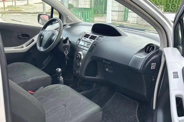 Makina ne shitje ne Vlore, Toyota, 2010 Diesel,Kambio Manual Pagesa 3,000  Euro.