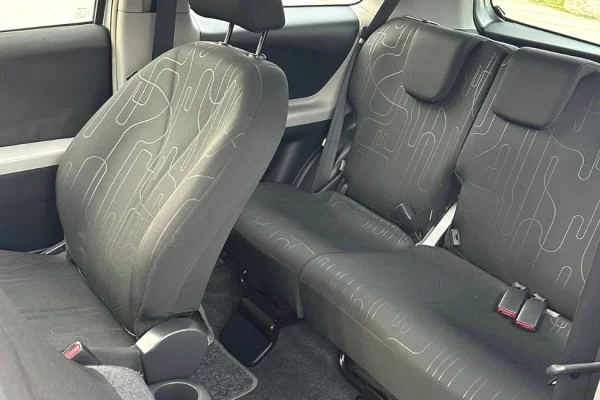 Makina ne shitje ne Vlore, Toyota, 2010 Diesel,Kambio Manual Pagesa 3,000  Euro.