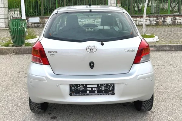 Makina ne shitje ne Vlore, Toyota, 2010 Diesel,Kambio Manual Pagesa 3,000  Euro.