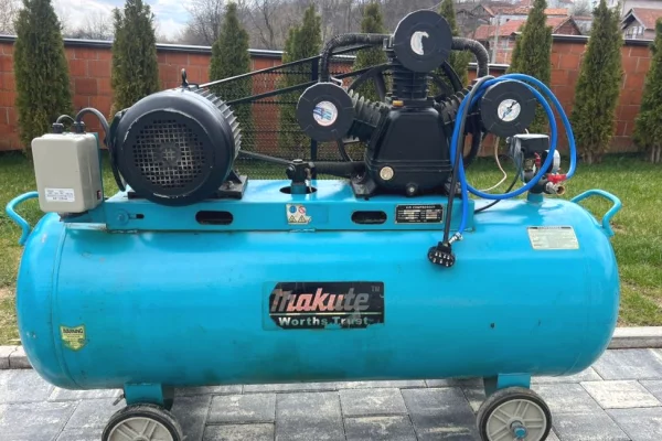 Working Tools in Pristina - 730 Euro