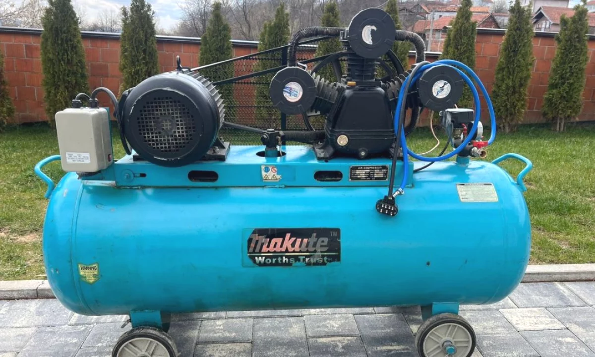 🔧 Shitet Kompresor Ajri 300L – Gjendje Shume e Mire