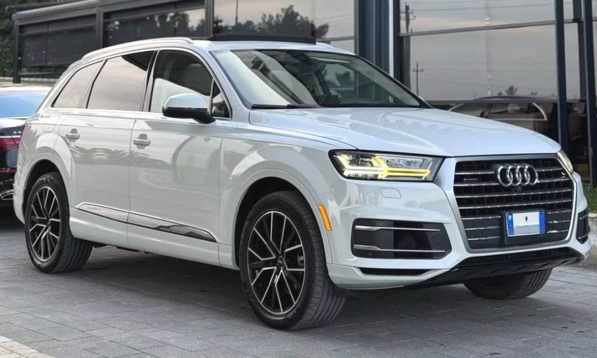 Makina ne shitje ne Tirane, Audi, 2017 Benzine,Kambio Automatik Pagesa 19,500  Euro.