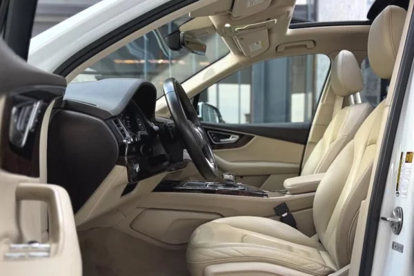 Makina ne shitje ne Tirane, Audi, 2017 Benzine,Kambio Automatik Pagesa 19,500  Euro.