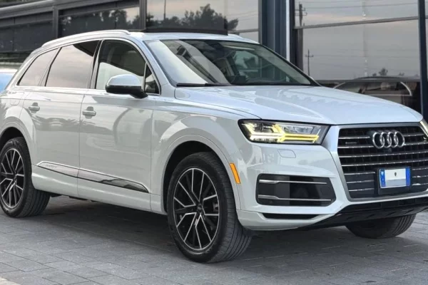 Makina ne shitje ne Tirane - 19,500 Euro