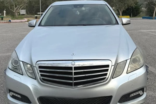 Makina ne shitje ne Tirane, Mercedes-Benz, 2010 Diesel,Kambio Automatik Pagesa 6,300  Euro.