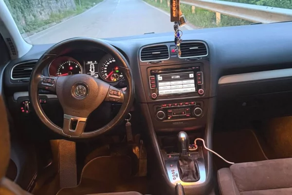 Makina ne shitje ne Tirane - 6,800 Euro