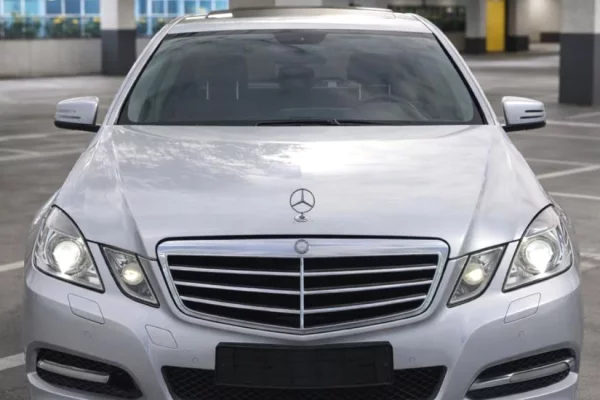 Makina ne shitje ne Tirane, Mercedes-Benz, 2011 Diesel,Kambio Automatik Pagesa 7,500  Euro.