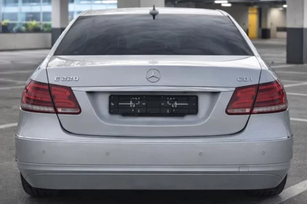 Makina ne shitje ne Tirane, Mercedes-Benz, 2011 Diesel,Kambio Automatik Pagesa 7,500  Euro.