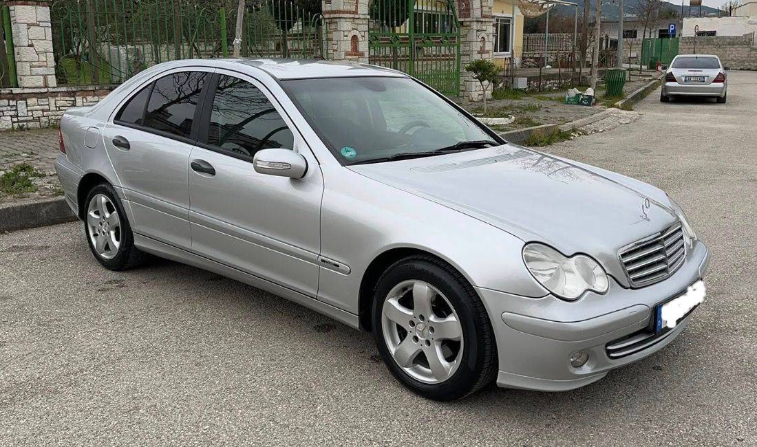 Auto in Vendita a Tirana, Mercedes-Benz, 2005 Benzine,Kambio Manual Pagamento 3,200  Euro.