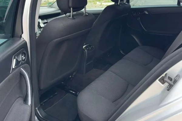 Auto in Vendita a Tirana, Mercedes-Benz, 2005 Benzine,Kambio Manual Pagamento 3,200  Euro.