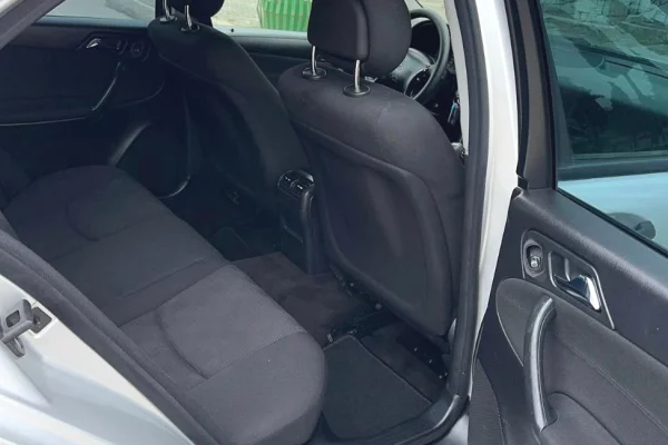 Auto in Vendita a Tirana, Mercedes-Benz, 2005 Benzine,Kambio Manual Pagamento 3,200  Euro.