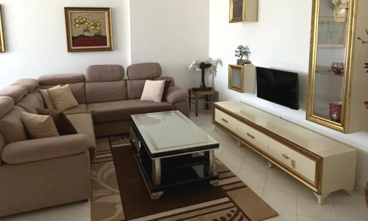 Shtepi me qera Apartament ne Tirane, 2+1, Mobilimi E mobiluar, Pagesa 35,000  Leke.