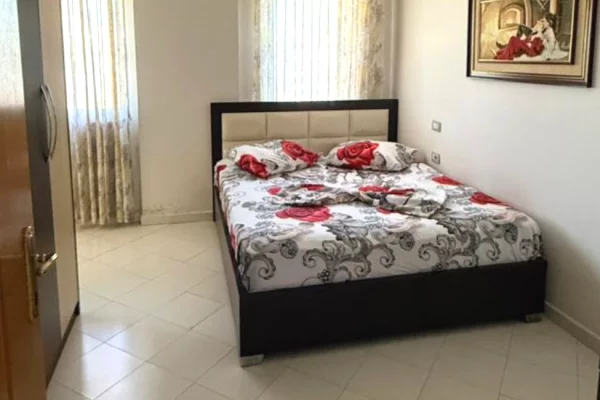 Shtepi me qera Apartament ne Tirane, 2+1, Mobilimi E mobiluar, Pagesa 35,000  Leke.