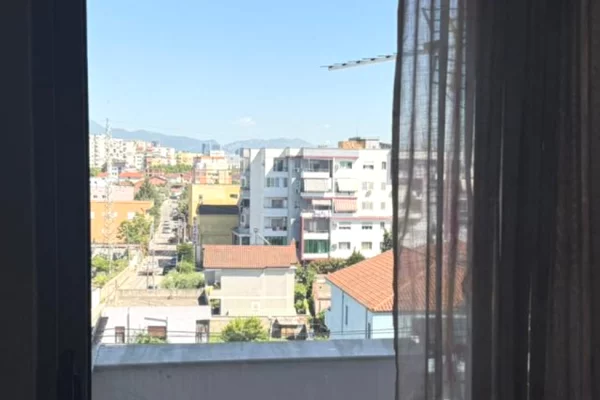 Shtepi me qera Apartament ne Tirane, 2+1, Mobilimi E mobiluar, Pagesa 35,000  Leke.