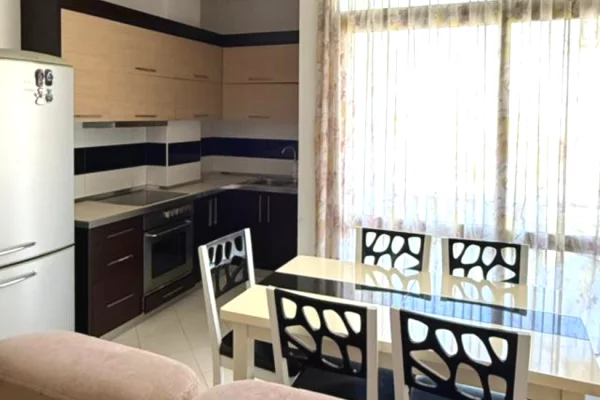 Shtepi me qera Apartament ne Tirane, 2+1, Mobilimi E mobiluar, Pagesa 35,000  Leke.