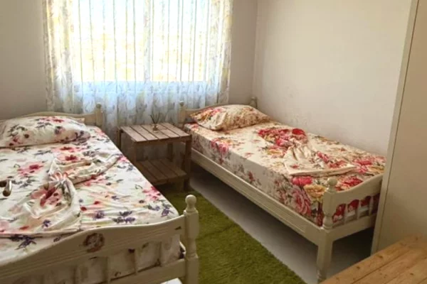 Shtepi me qera Apartament ne Tirane, 2+1, Mobilimi E mobiluar, Pagesa 35,000  Leke.