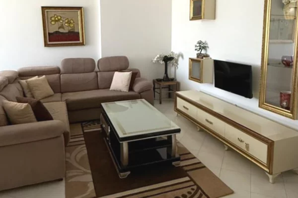 Shtepi me qera Apartament ne Tirane, 2+1, Mobilimi E mobiluar, Pagesa 35,000  Leke.
