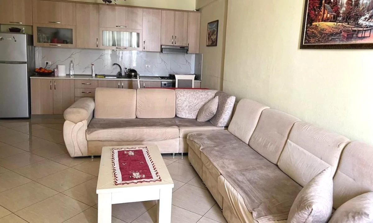 Shtepi me qera Apartament ne Tirane, 2+1, Mobilimi E mobiluar, Pagesa 10,000  Leke.