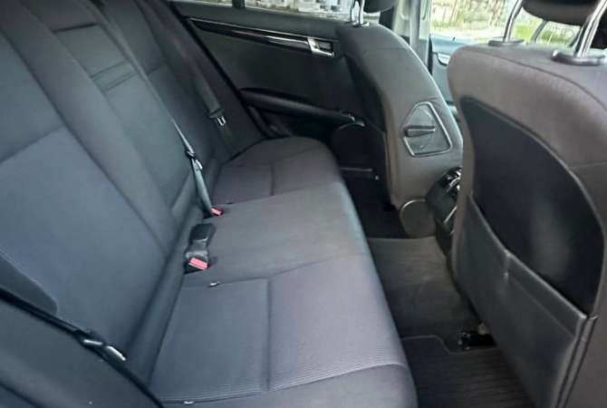 Makina ne shitje ne Tirane, Mercedes-Benz, 2008 Diesel,Kambio Automatik Pagesa 5,700  Euro.