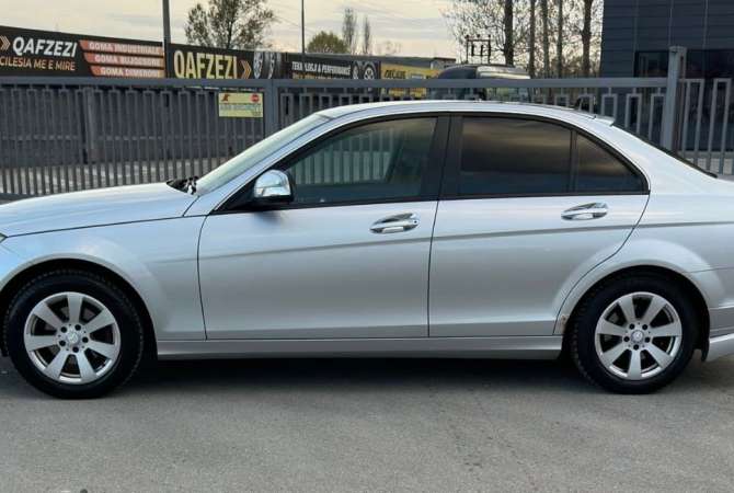 Makina ne shitje ne Tirane, Mercedes-Benz, 2008 Diesel,Kambio Automatik Pagesa 5,700  Euro.