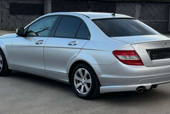 Makina ne shitje ne Tirane, Mercedes-Benz, 2008 Diesel,Kambio Automatik Pagesa 5,700  Euro.