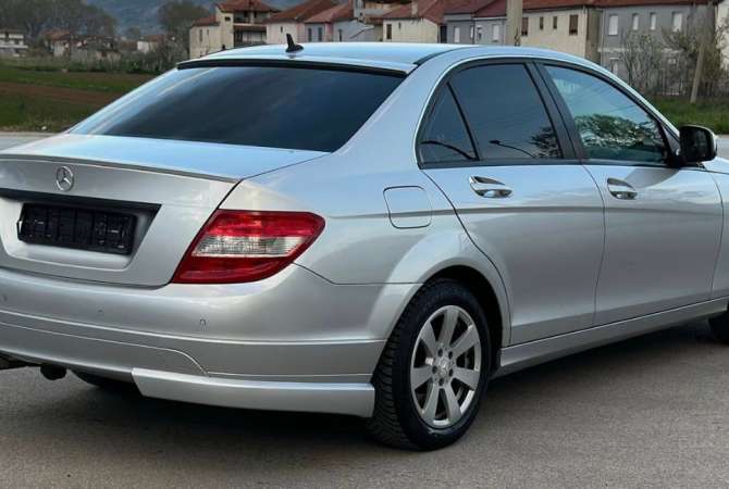 Makina ne shitje ne Tirane, Mercedes-Benz, 2008 Diesel,Kambio Automatik Pagesa 5,700  Euro.