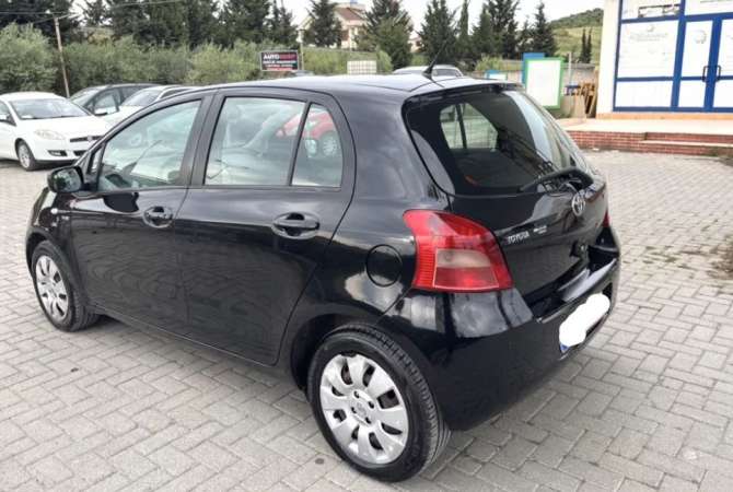 Auto in Vendita a Kavaja, Toyota, 2006 Diesel,Kambio Manual Pagamento 3,400  Euro.
