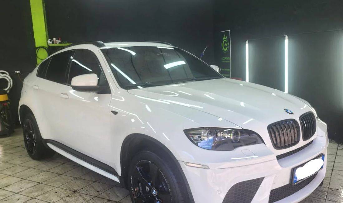 Makina ne shitje ne Tirane, BMW, 2010 Diesel,Kambio Automatik Pagesa 8,500  Euro.