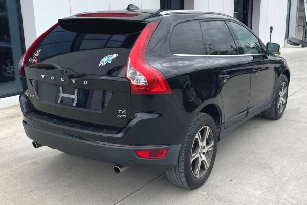 Makina ne shitje ne Tirane, Volvo, 2013 gasoline-gas,Kambio Automatik Pagesa 8,500  Euro.