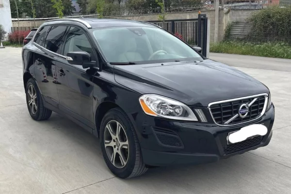 Makina ne shitje ne Tirane - 8,500 Euro
