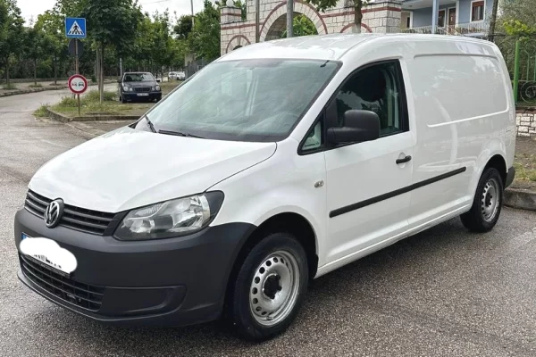 Makina ne shitje ne Vlore - 6,300 Euro