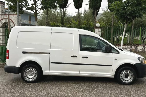 Makina ne shitje ne Vlore, Volkswagen, 2012 Diesel,Kambio Manual Pagesa 6,300  Euro.
