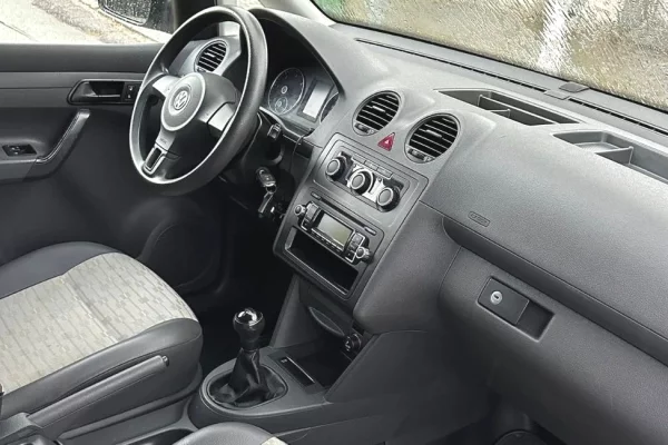 Makina ne shitje ne Vlore, Volkswagen, 2012 Diesel,Kambio Manual Pagesa 6,300  Euro.