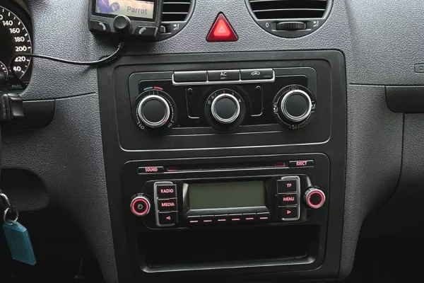 Makina ne shitje ne Vlore, Volkswagen, 2012 Diesel,Kambio Manual Pagesa 6,300  Euro.