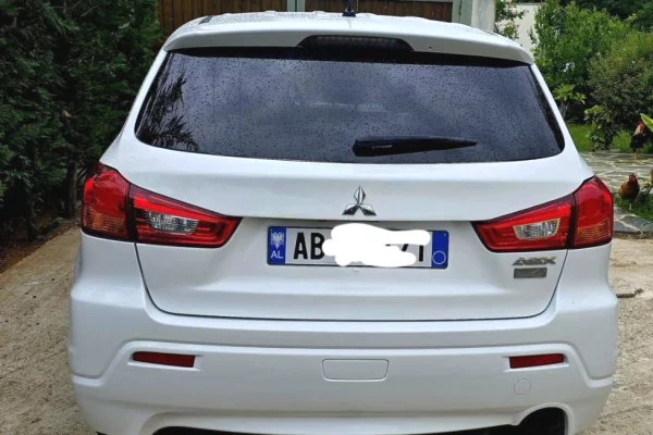Makina ne shitje ne Tirane, Mitsubishi, 2013 Benzine,Kambio Automatik Pagesa 590,000  Leke.