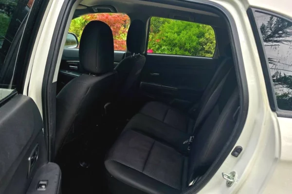 Makina ne shitje ne Tirane, Mitsubishi, 2013 Benzine,Kambio Automatik Pagesa 590,000  Leke.