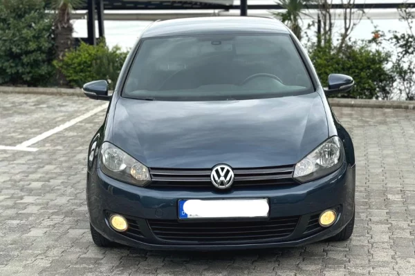 Makina ne shitje ne Shkoder, Volkswagen, 2012 Diesel,Kambio Automatik Pagesa 6,300  Euro.