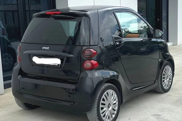 Makina ne shitje ne Tirane, Smart, 2008 Diesel,Kambio Automatik Pagesa 3,500  Euro.