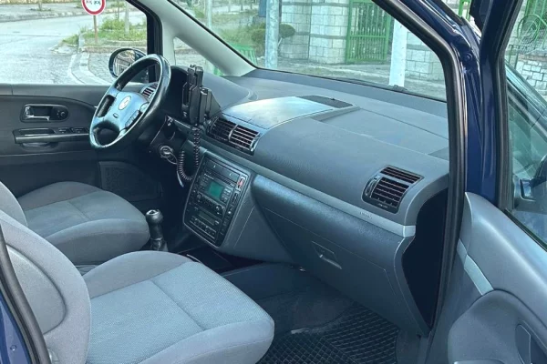 Makina ne shitje ne Vlore, Volkswagen, 2007 gasoline-gas,Kambio Manual Pagesa 4,800  Euro.