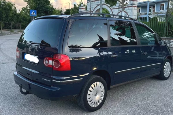 Makina ne shitje ne Vlore, Volkswagen, 2007 gasoline-gas,Kambio Manual Pagesa 4,800  Euro.