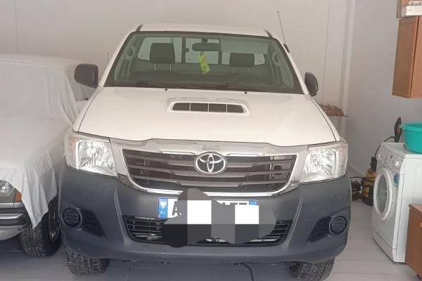 Makina ne shitje ne Vlore, Toyota, 2015 Diesel,Kambio Manual Pagesa 14,500  Euro.
