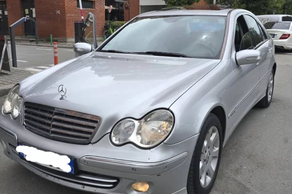 Makina ne shitje ne Tirane, Mercedes-Benz, 2006 Diesel,Kambio Automatik Pagesa 4,800  Euro.
