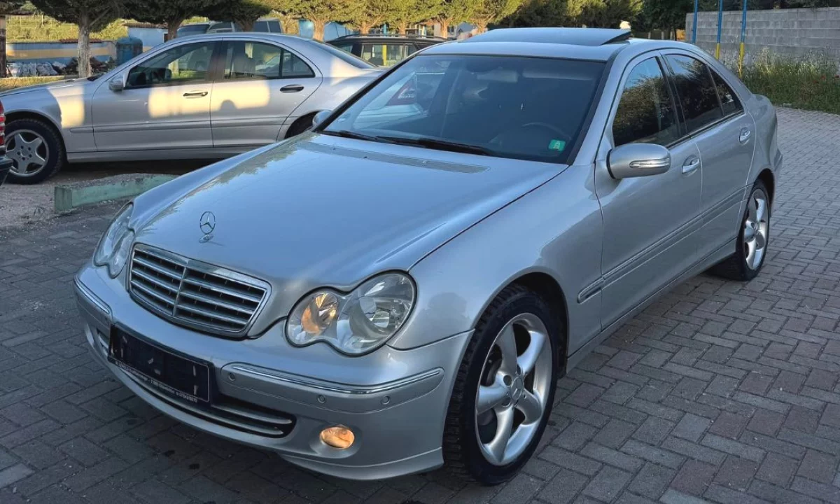 Cars for sale in Fier, Mercedes-Benz, 2005 Benzine,Kambio Automatik Payment 3,699  Euro.