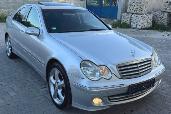 Cars for sale in Fier, Mercedes-Benz, 2005 Benzine,Kambio Automatik Payment 3,699  Euro.